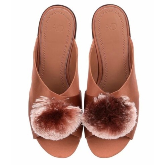 A-D Daughters pink satin powder puff slide )SZ 6 - Picture 1 of 8